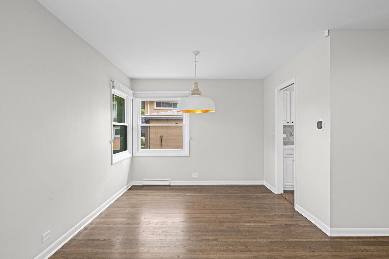 230 Greenfield Dr - Photo 5 of 31