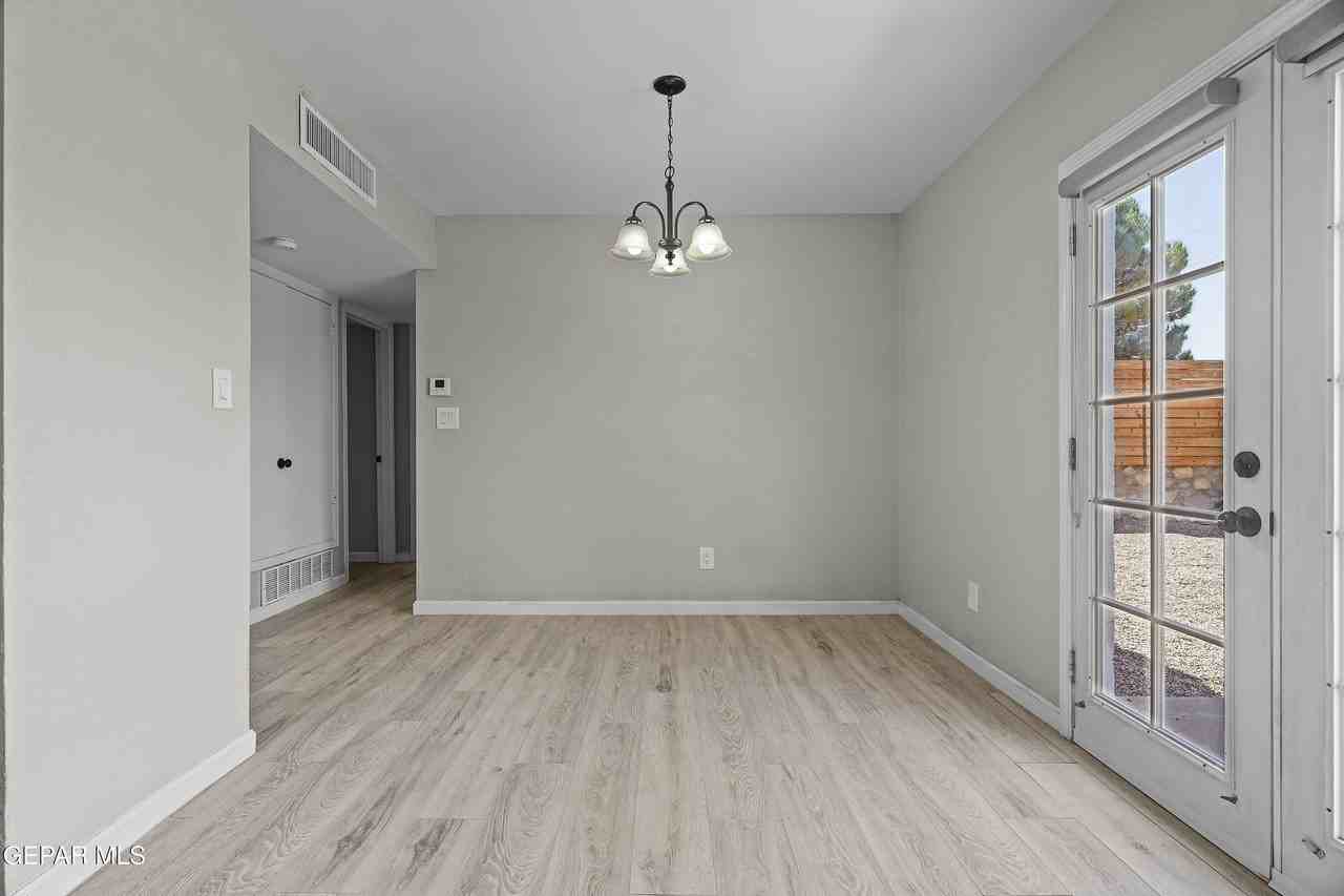 2617 Red Sails Dr #B - Photo 5 of 23