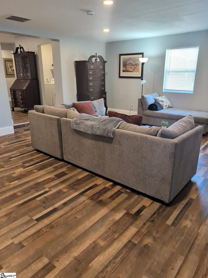 702 E Lee Rd - Photo 6 of 44