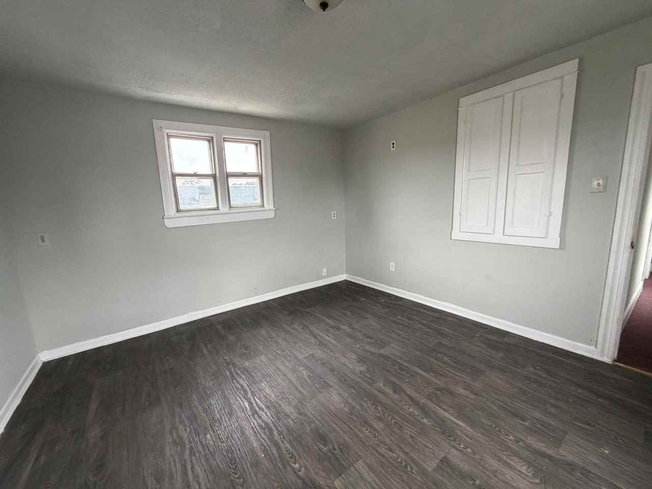 308 E King St - Photo 3 of 10