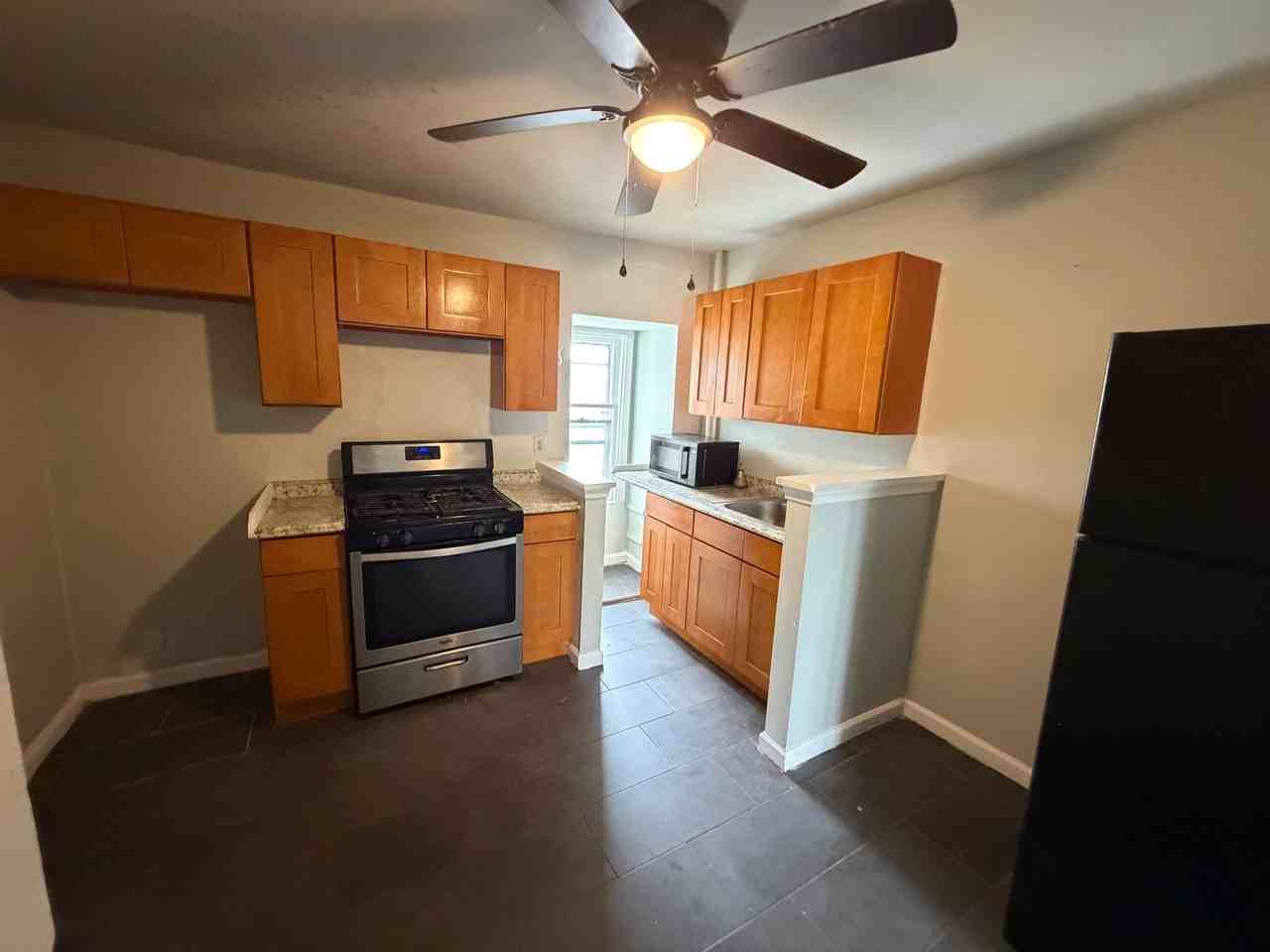 308 E King St - Photo 7 of 10