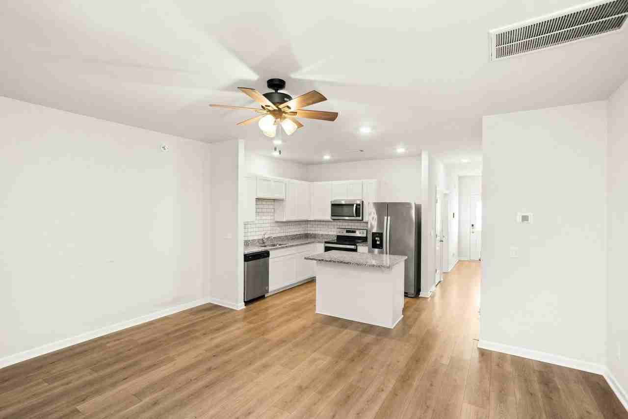133 Cecil Rd - Photo 3 of 19