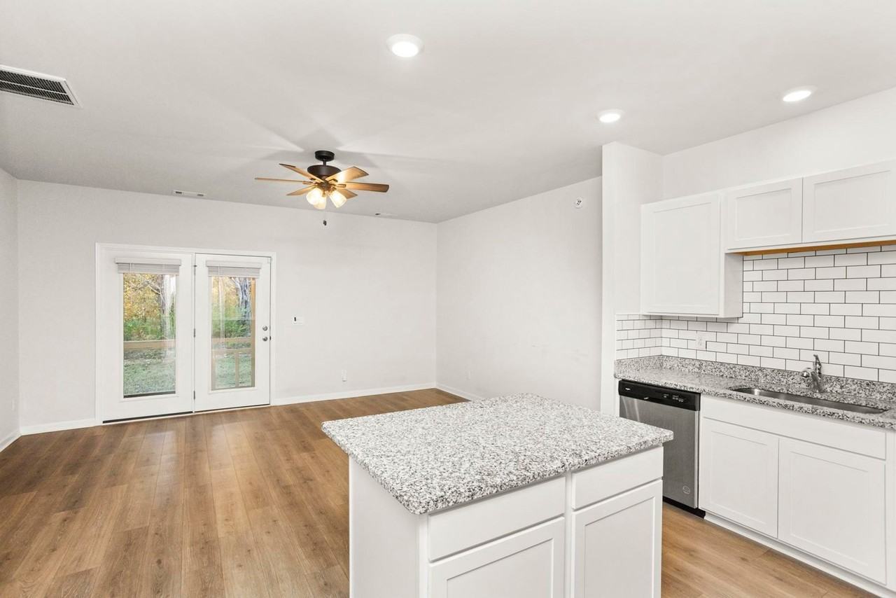 133 Cecil Rd - Photo 5 of 19