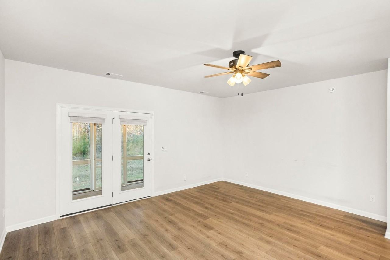 133 Cecil Rd - Photo 6 of 19