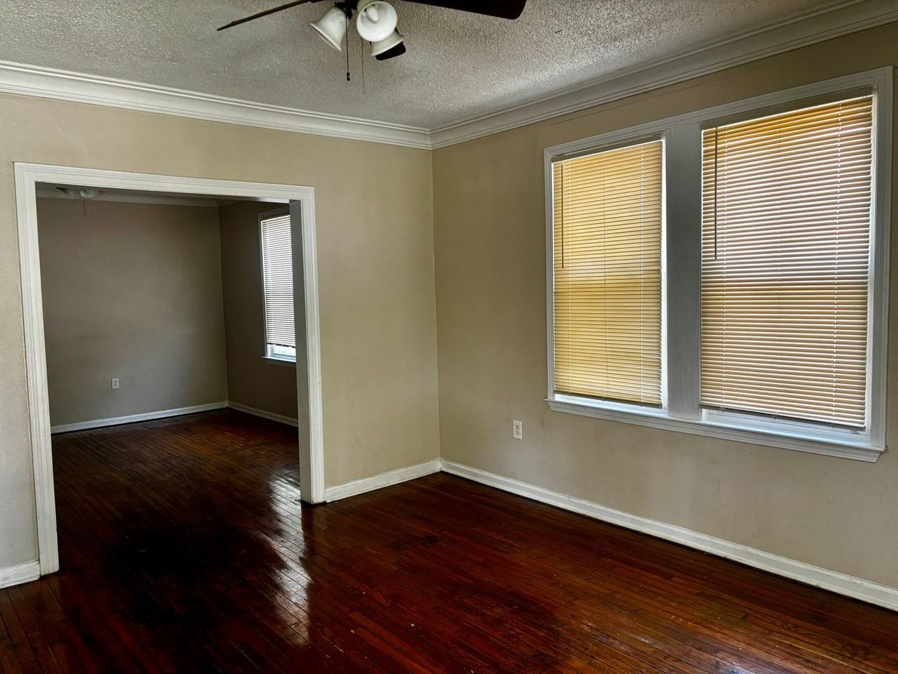 4235 Joseph St - Photo 3 of 9