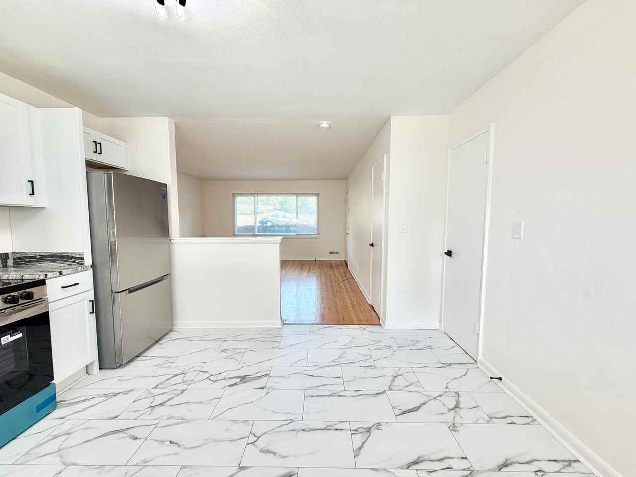 2724 Riedling Dr - Photo 7 of 20