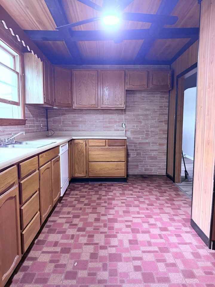 2215 Mcintyre Rd - Photo 4 of 4