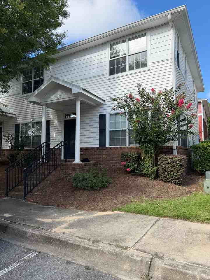 1922 Bloomington Ave - Photo 2 of 22