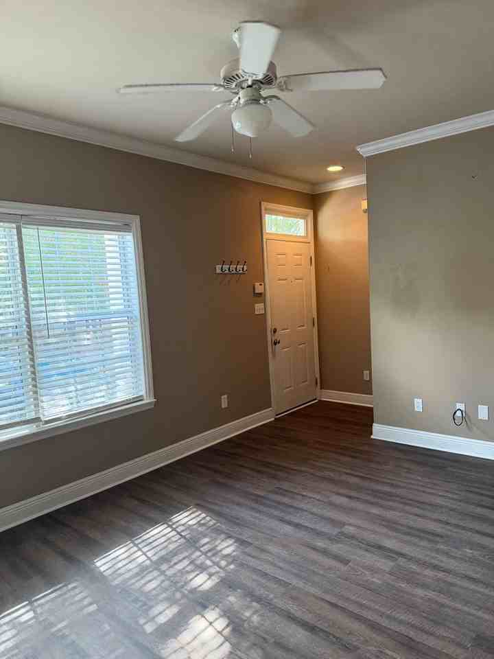 1922 Bloomington Ave - Photo 6 of 22