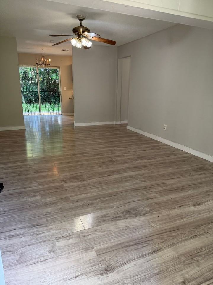 8323 Esperanza St - Photo 2 of 11