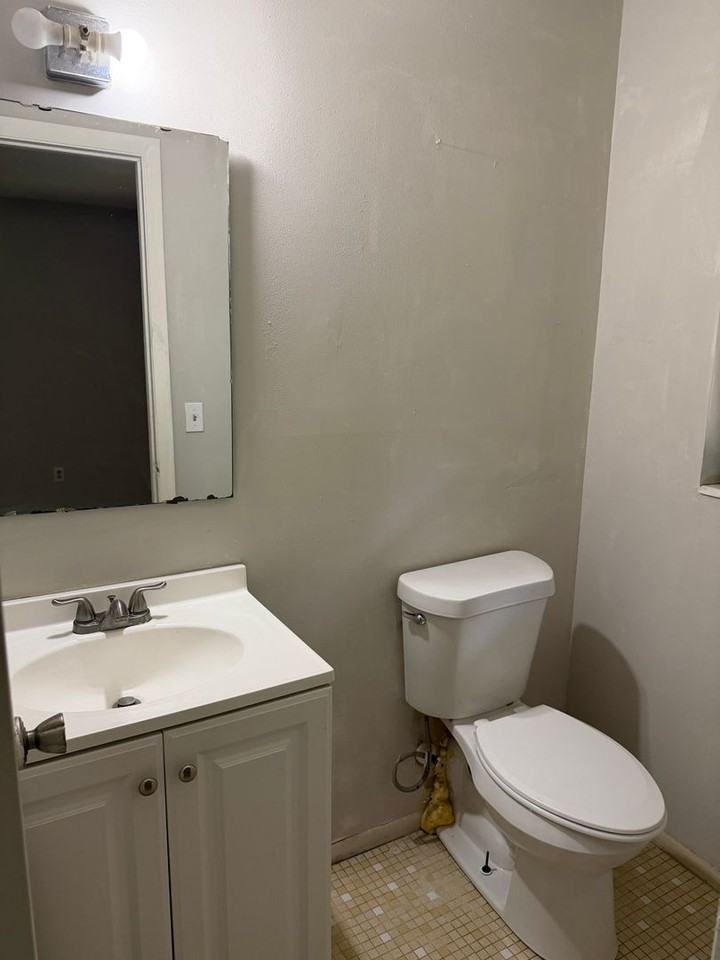 8323 Esperanza St - Photo 5 of 11