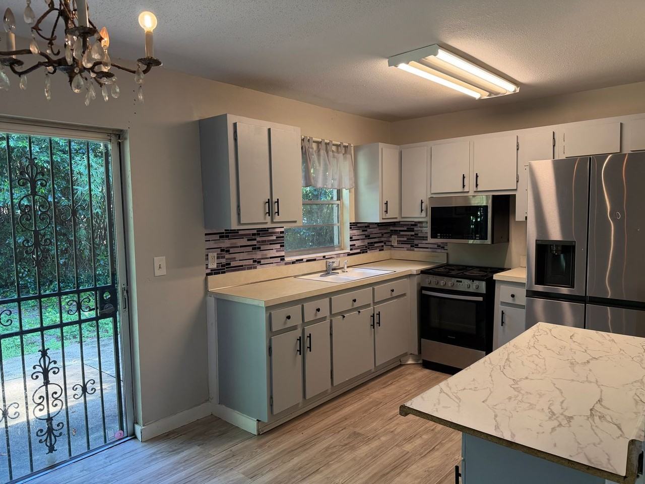 8323 Esperanza St - Photo 6 of 11