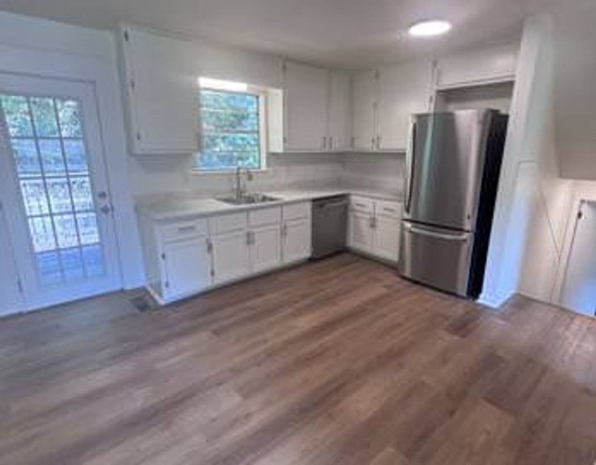 600 Park Ln - Photo 7 of 24