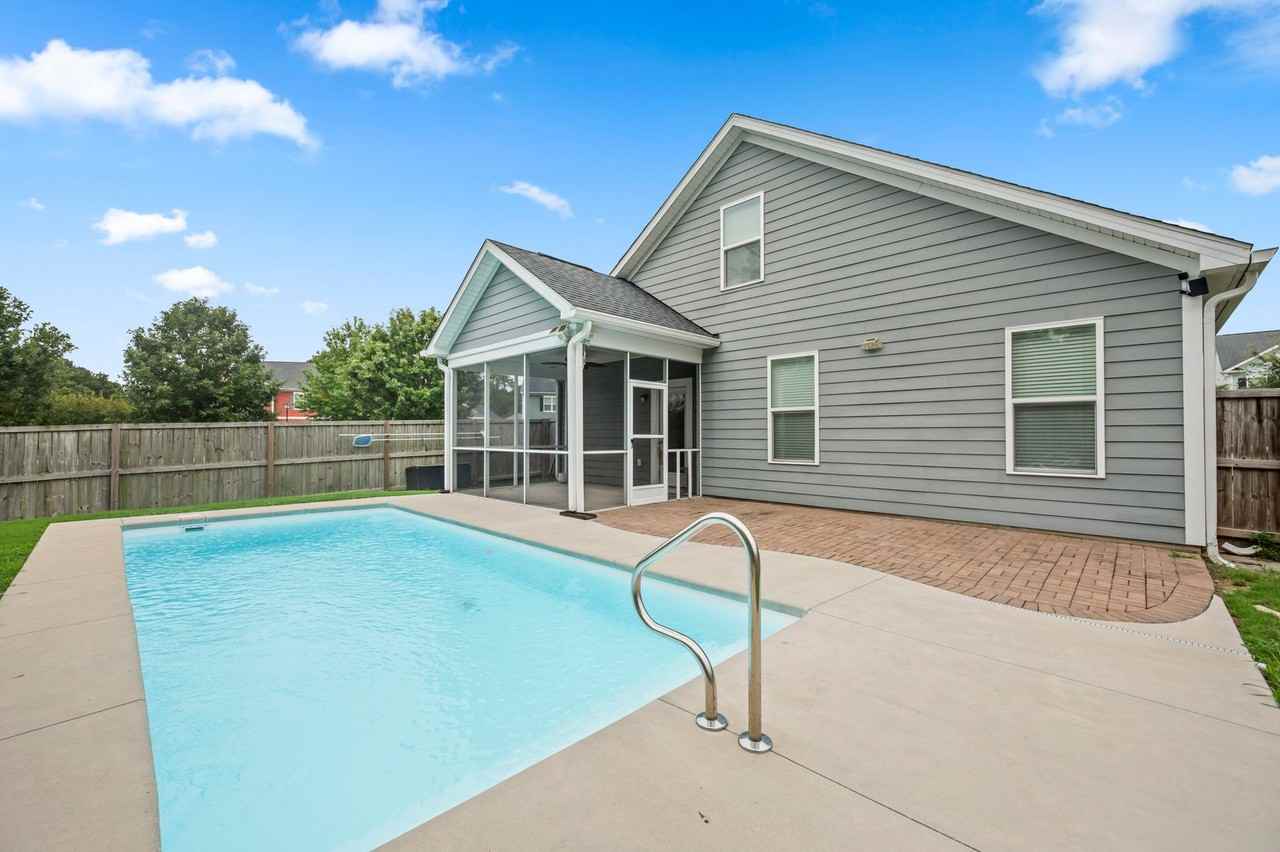 720 Goodlet Cir - Photo 4 of 35