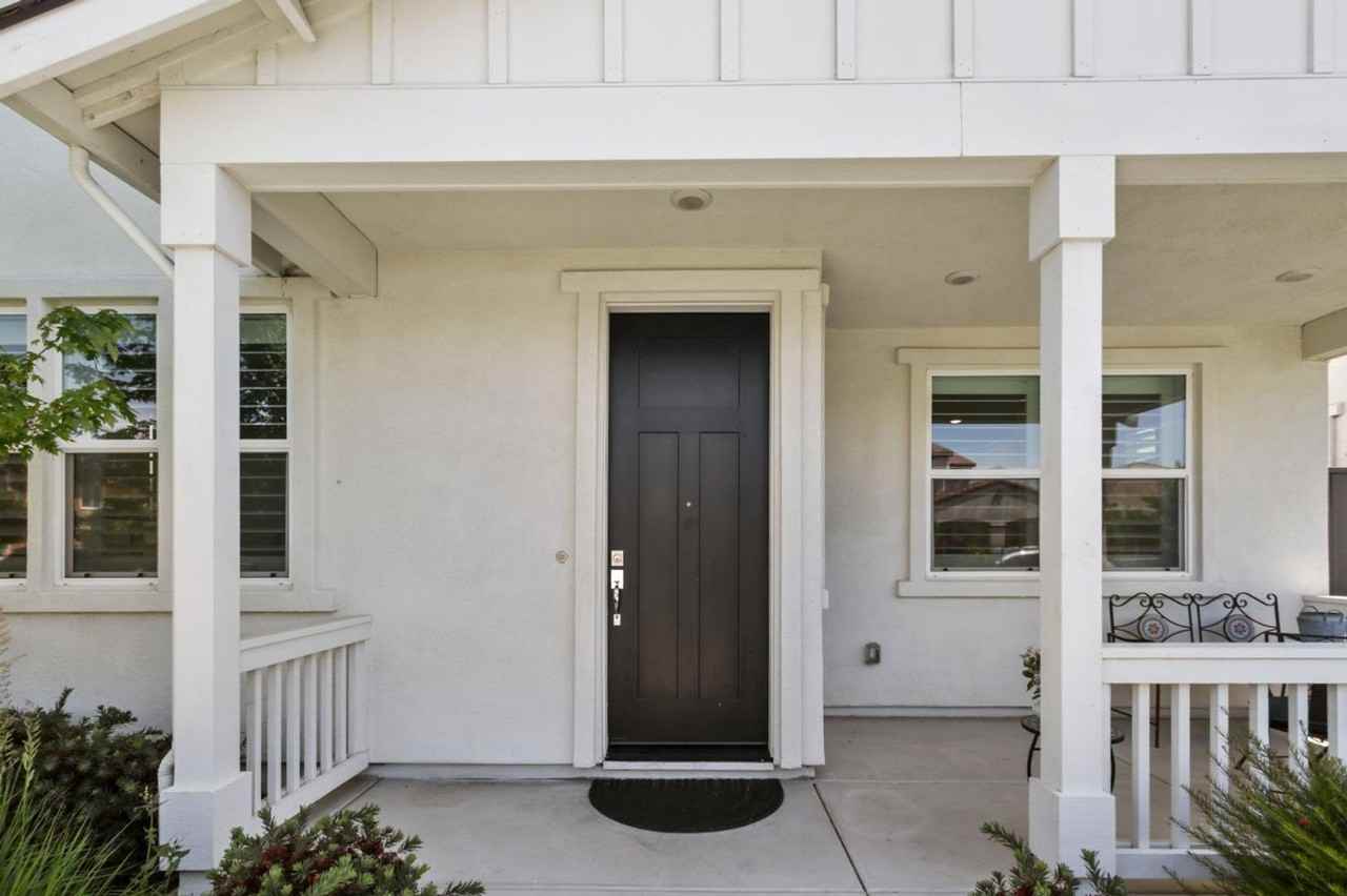 2129 Hunt St - Photo 3 of 42