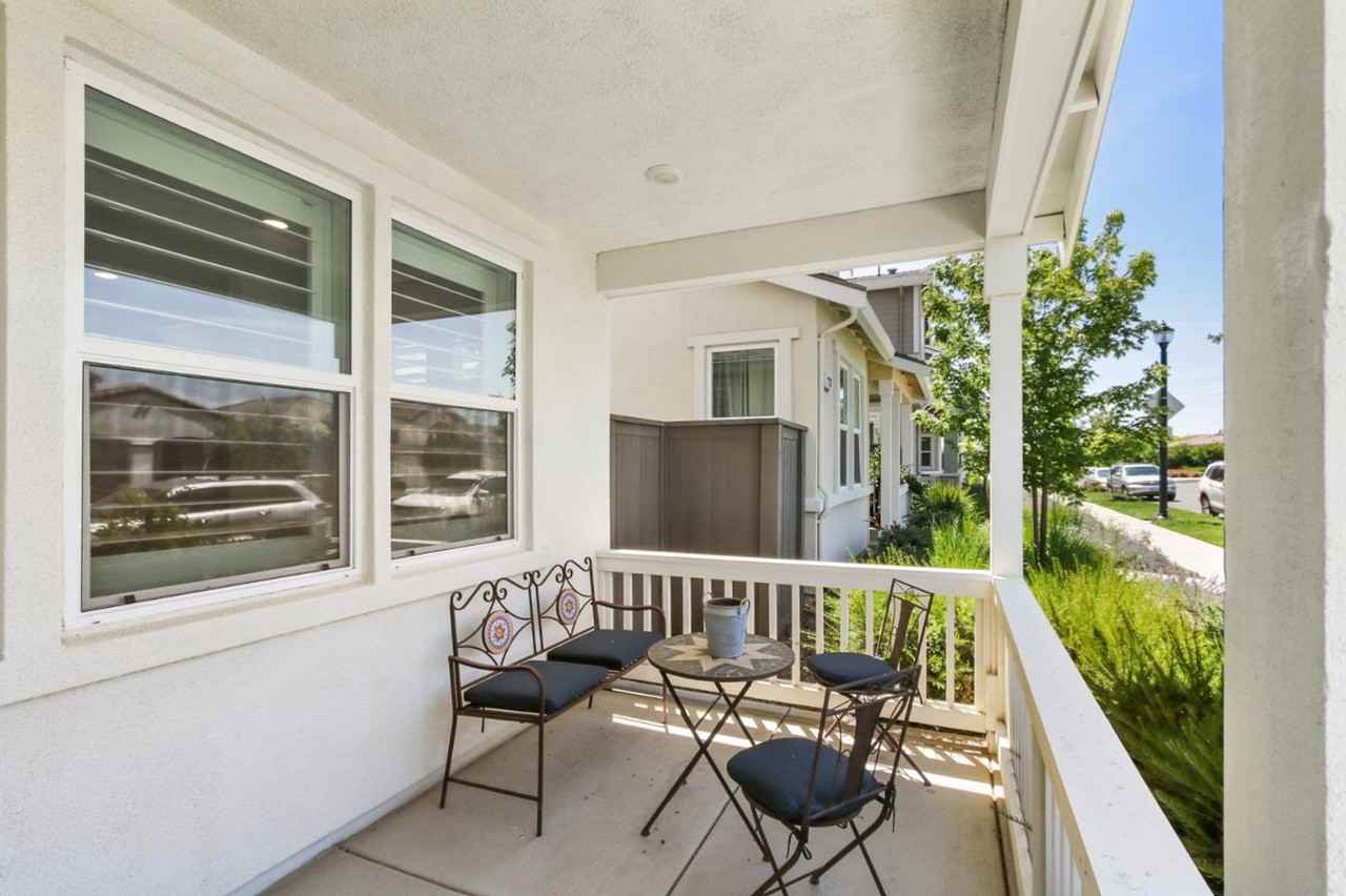 2129 Hunt St - Photo 4 of 42