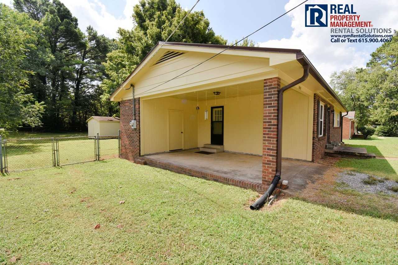 1910 Russell Dr - Photo 4 of 20