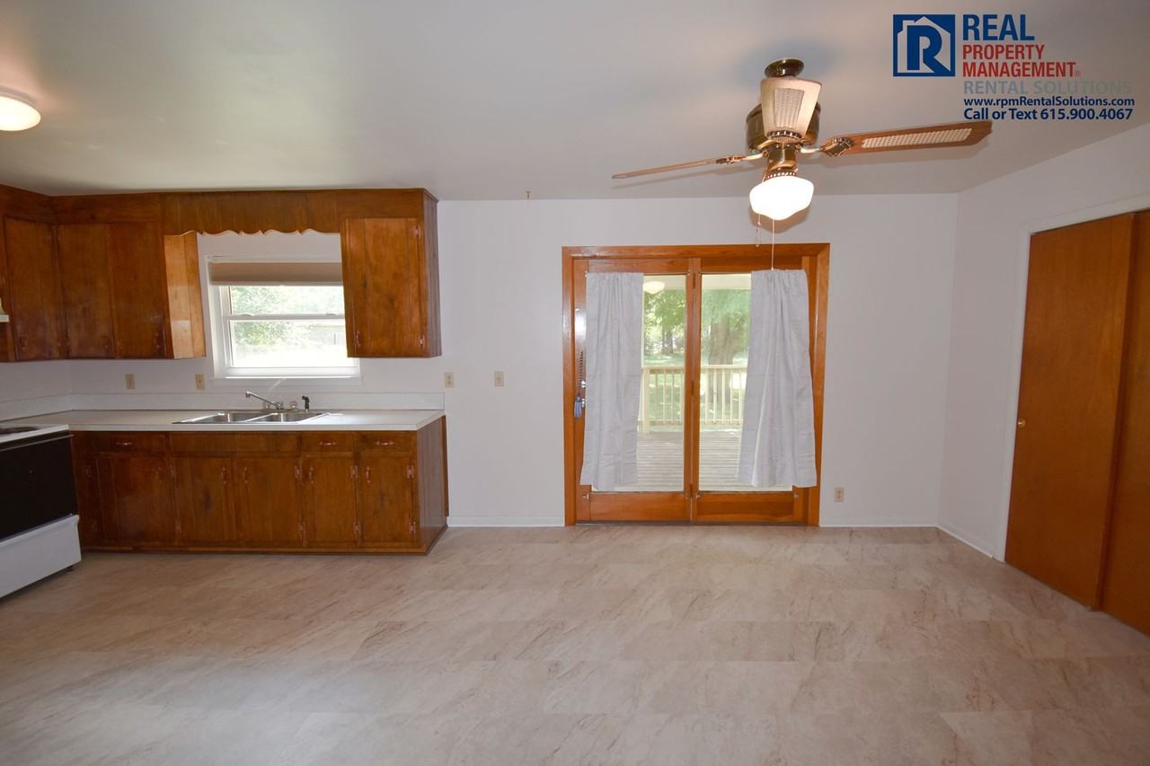 1910 Russell Dr - Photo 5 of 20