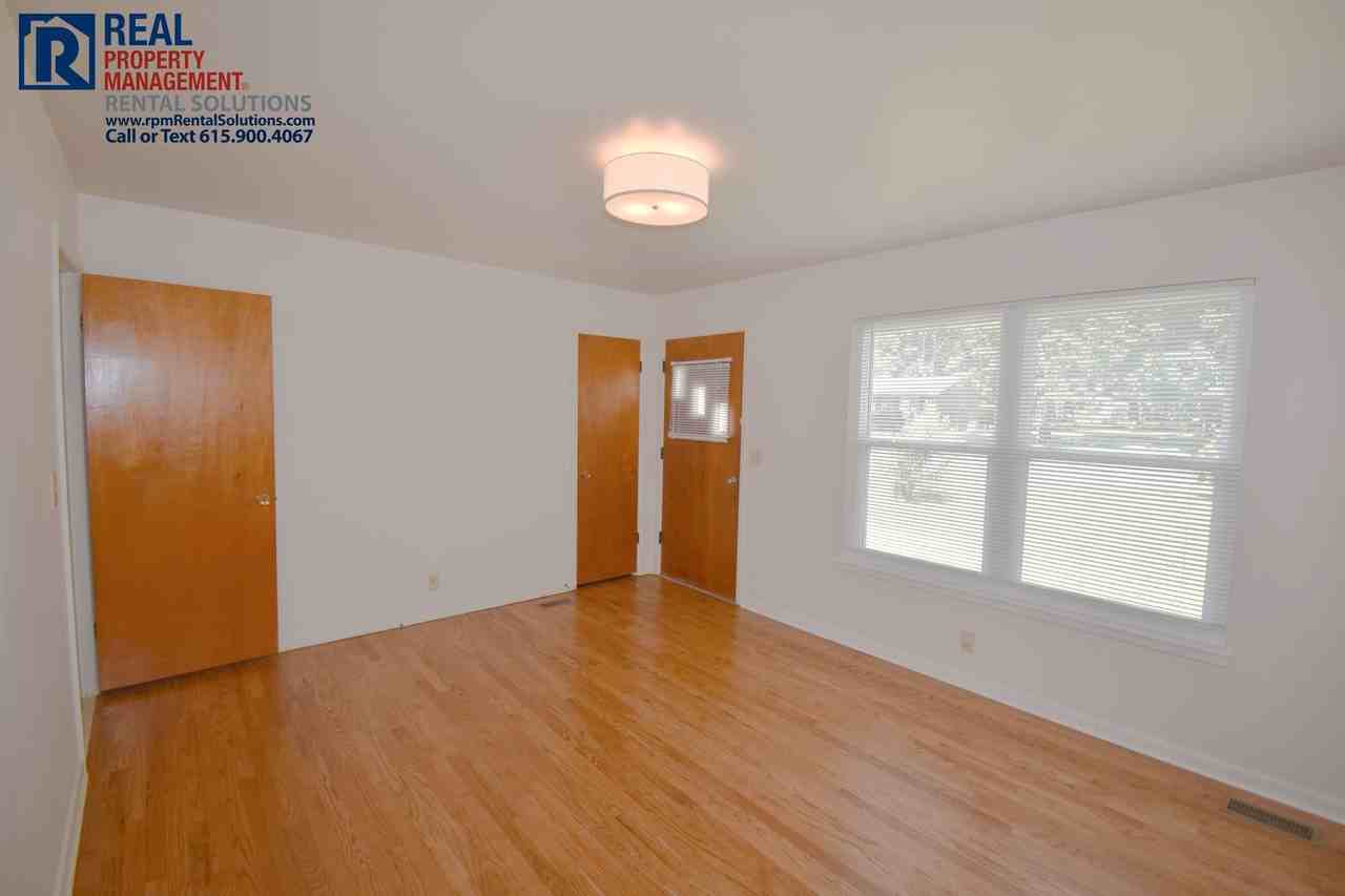 1910 Russell Dr - Photo 7 of 19