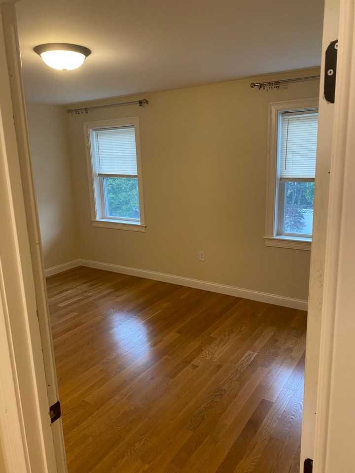 299 Cabot St - Photo 4 of 27