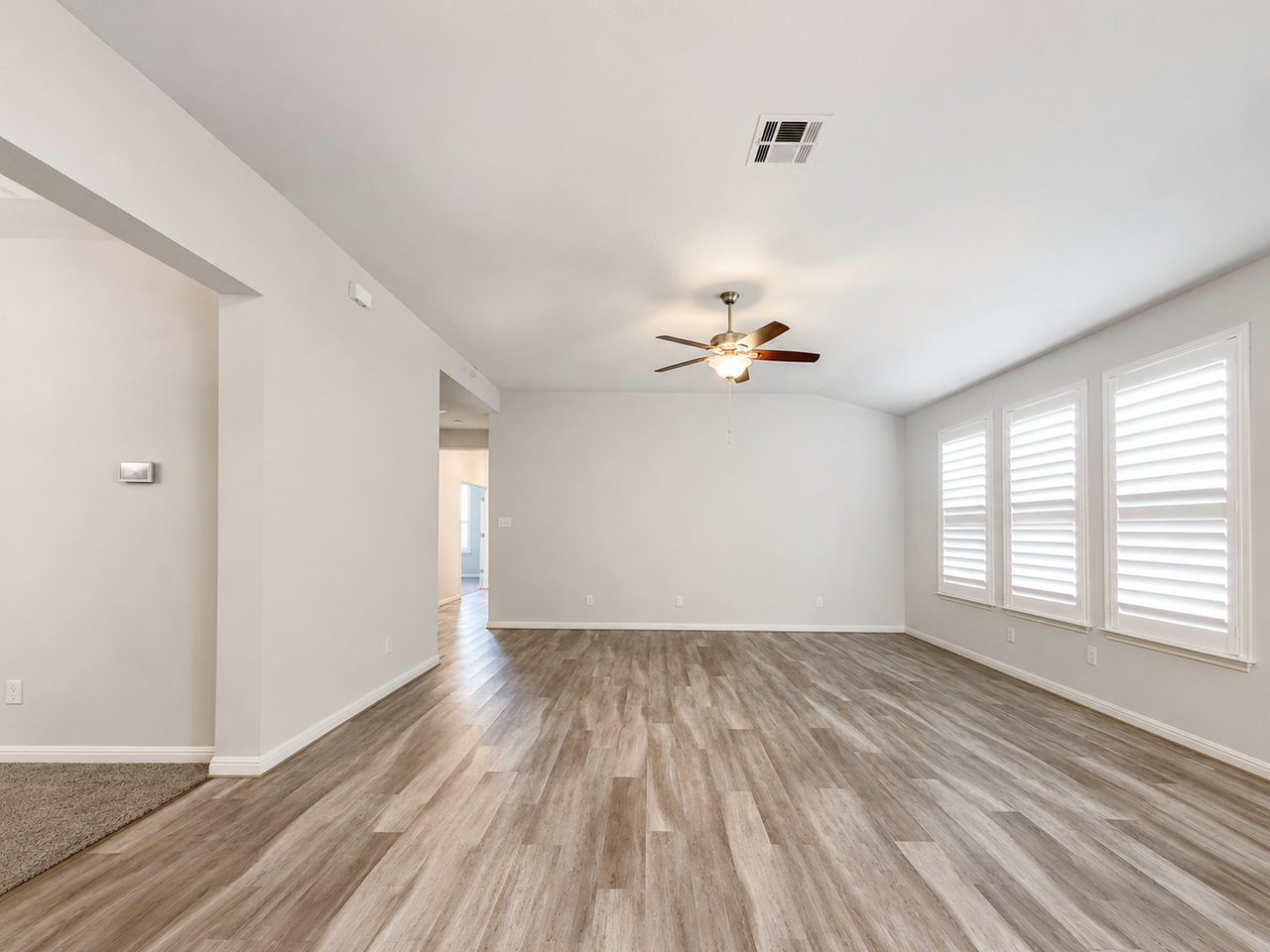 11515 Bakersfield Pass - Photo 2 of 19