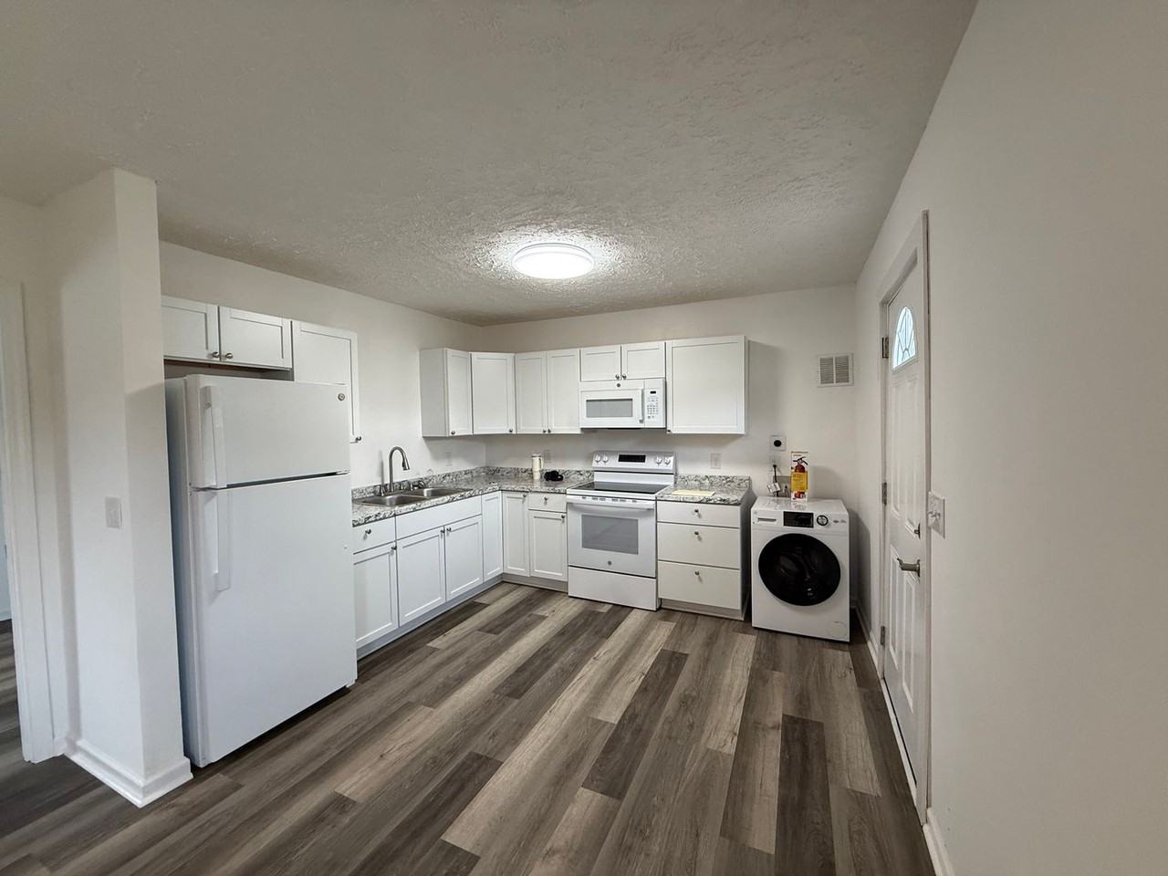 1728 Park St - Photo 3 of 9
