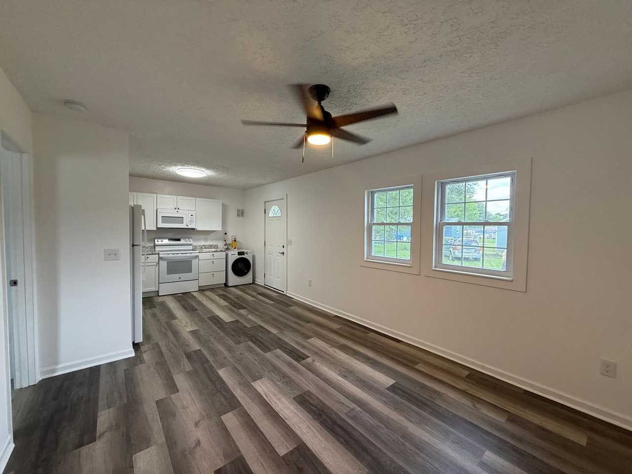1728 Park St - Photo 4 of 9