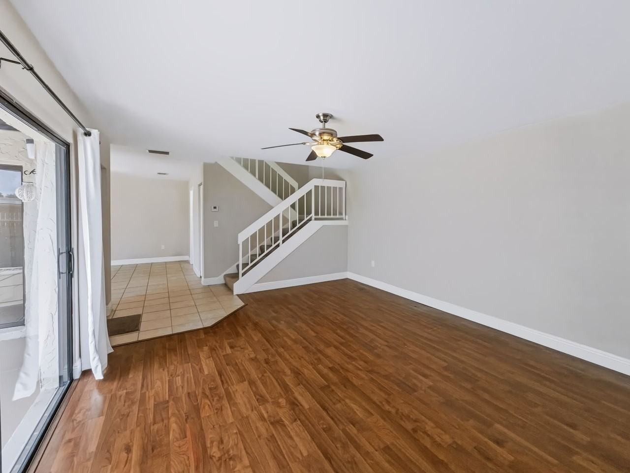 128 Lake Point Ln - Photo 5 of 45