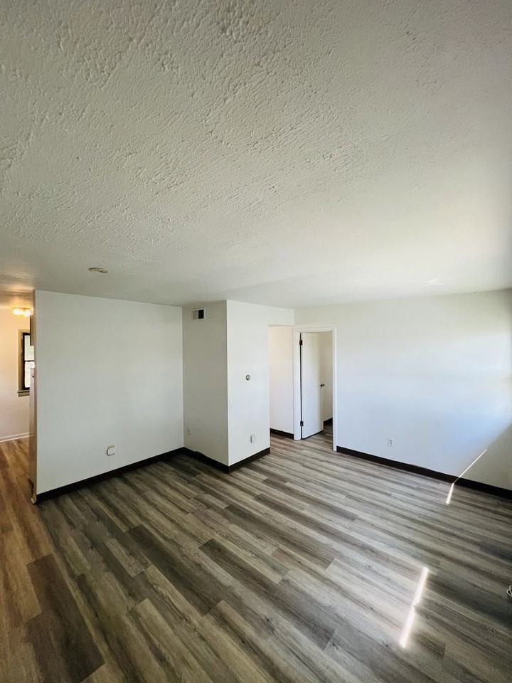 1006 Archer St - Photo 5 of 10