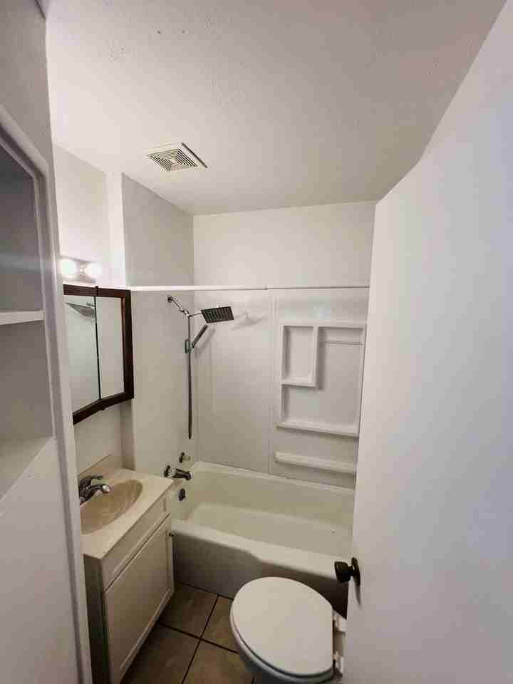 1006 Archer St - Photo 7 of 10