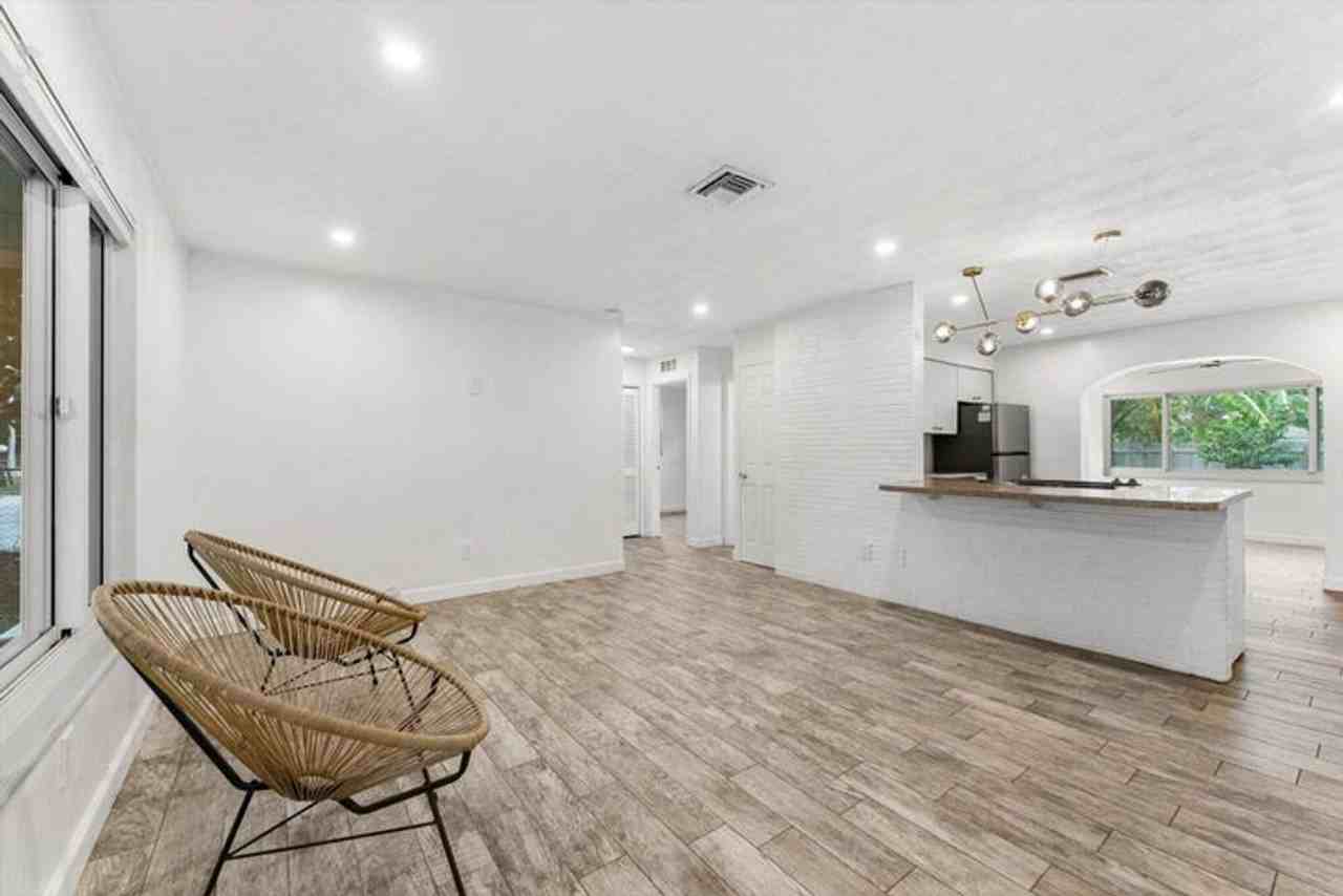 4641 Sw 25th Ter - Photo 4 of 17