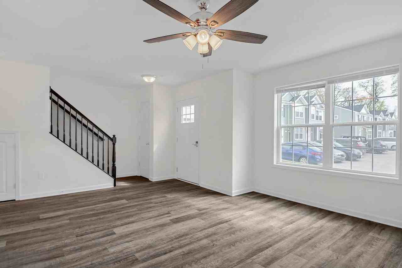 3625 Kortni Dr - Photo 4 of 10