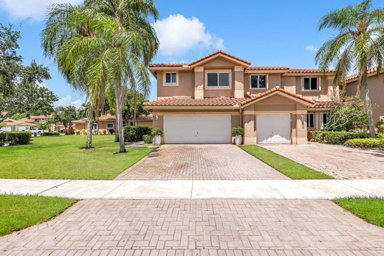 12571 Nw 57th Ct - Photo 6 of 18