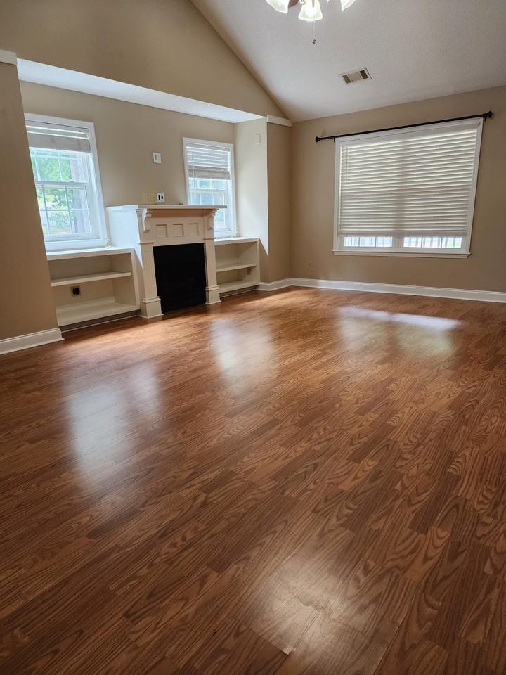 112 Maplewood Ave Sw #1 - Photo 5 of 8