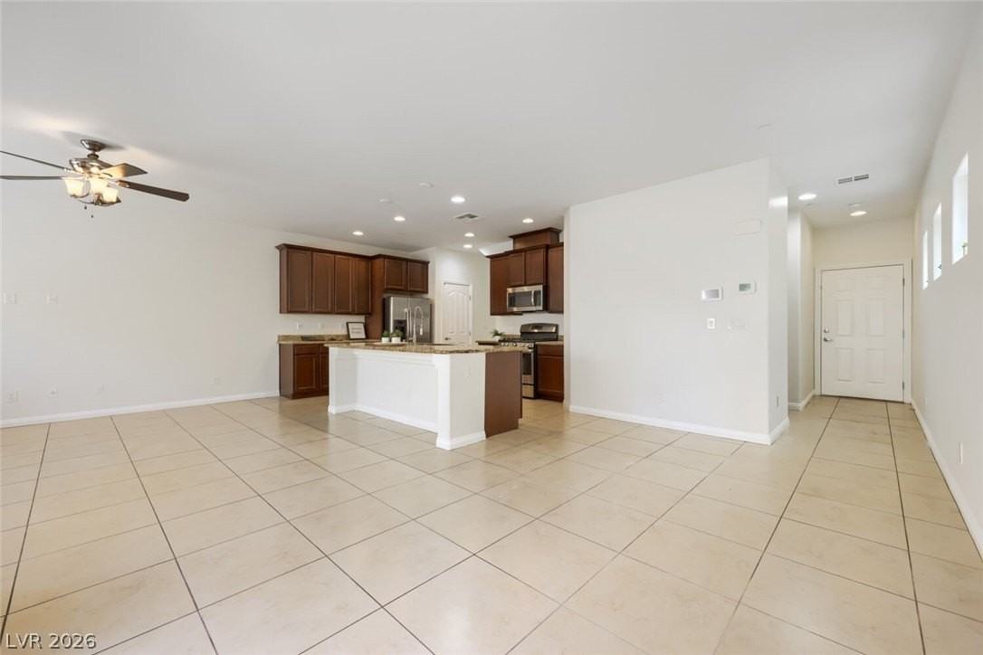 1116 Bobby Basin Ave - Photo 5 of 43