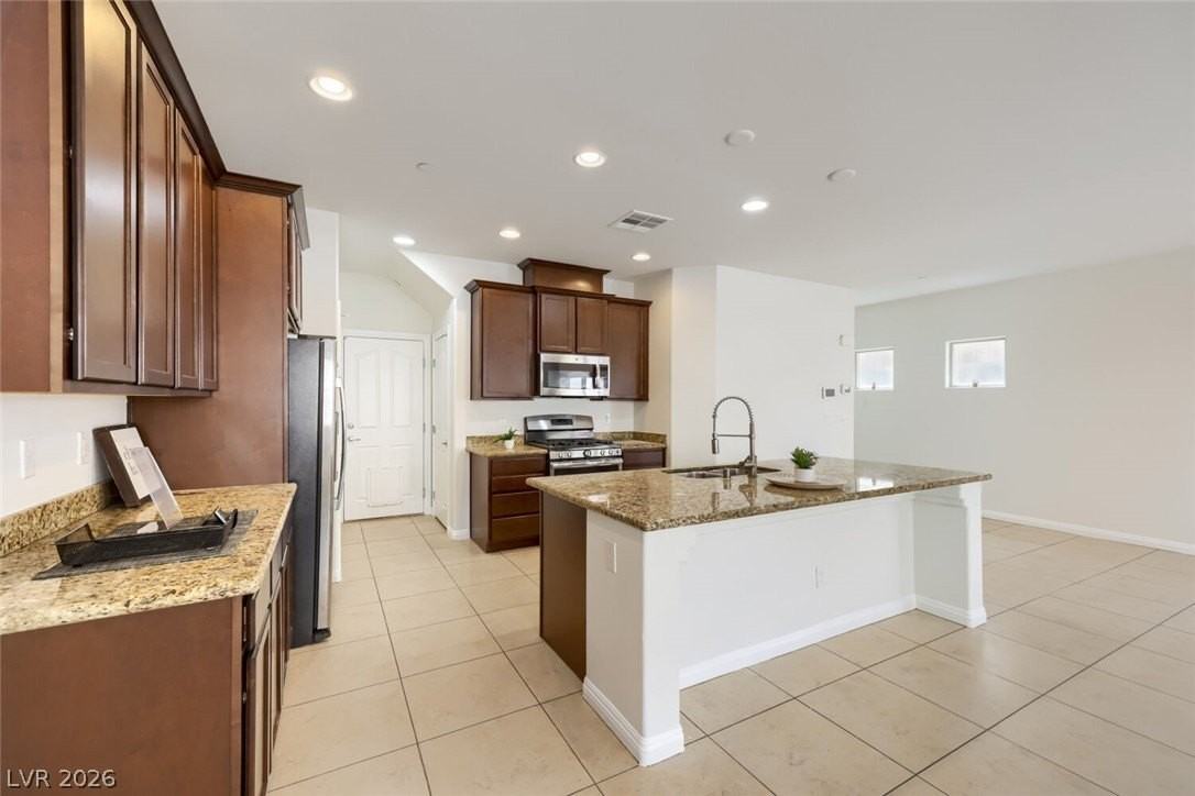 1116 Bobby Basin Ave - Photo 6 of 43