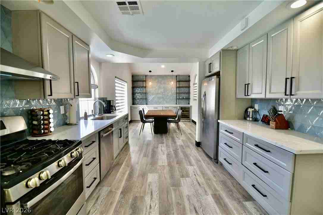 1522 Plain Sight Ave - Photo 3 of 38