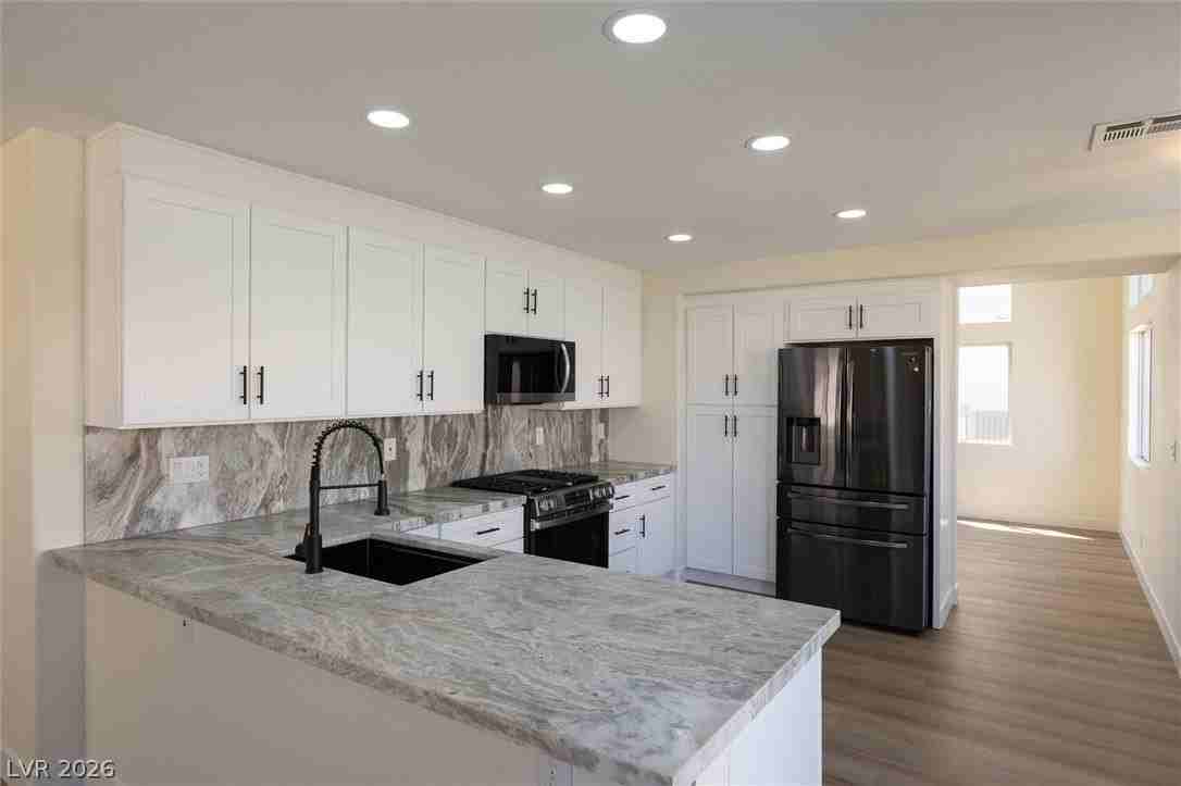 2050 Paterno Ave - Photo 5 of 19