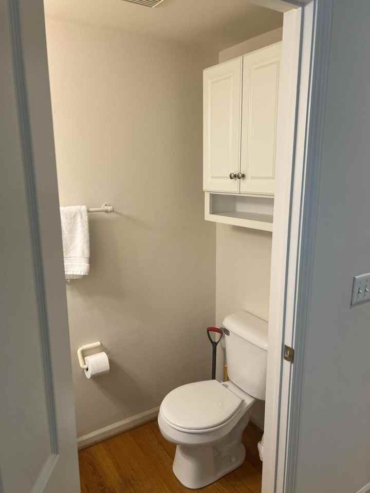998 Catherine St - Photo 7 of 25