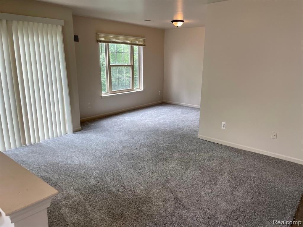 39514 Rockcrest Ln - Photo 3 of 9