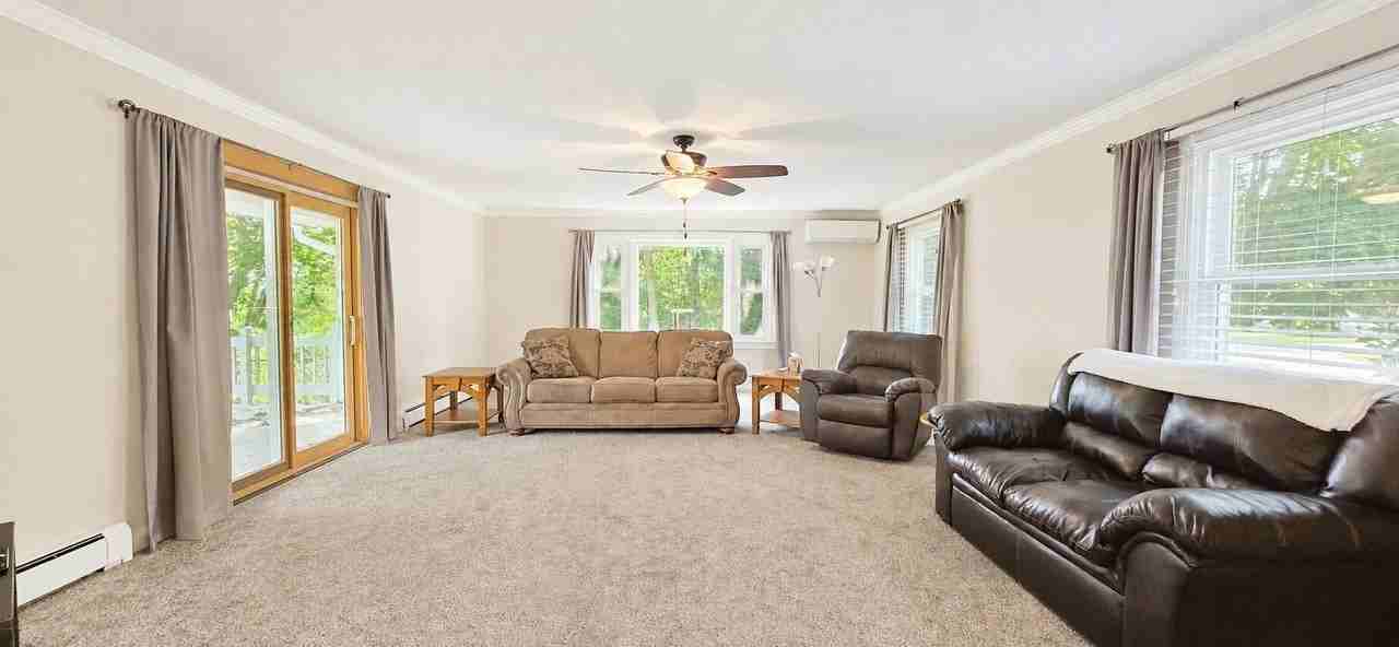 819 Elm St - Photo 4 of 48