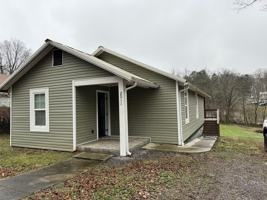 featured image of 2011 Thorn Grove Pike #1