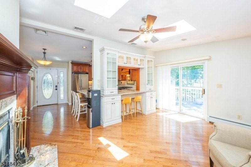 38 Oneida Ave - Photo 7 of 35