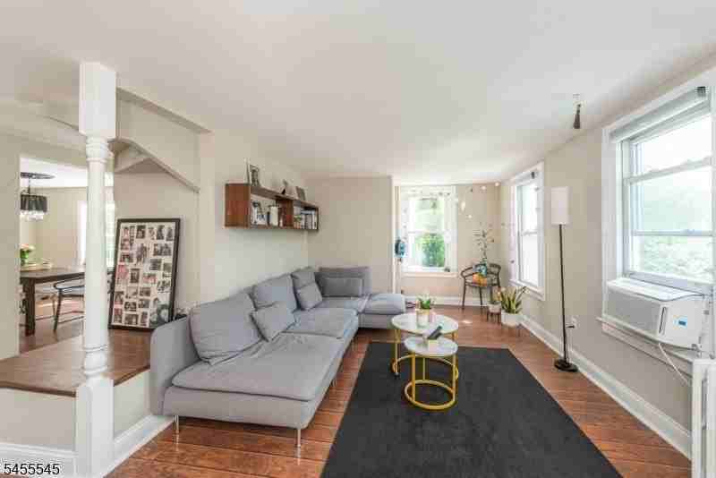 39 Midland Ave #2 - Photo 3 of 22