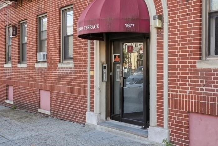 1677 Kennedy Blvd #13 - Photo 7 of 10
