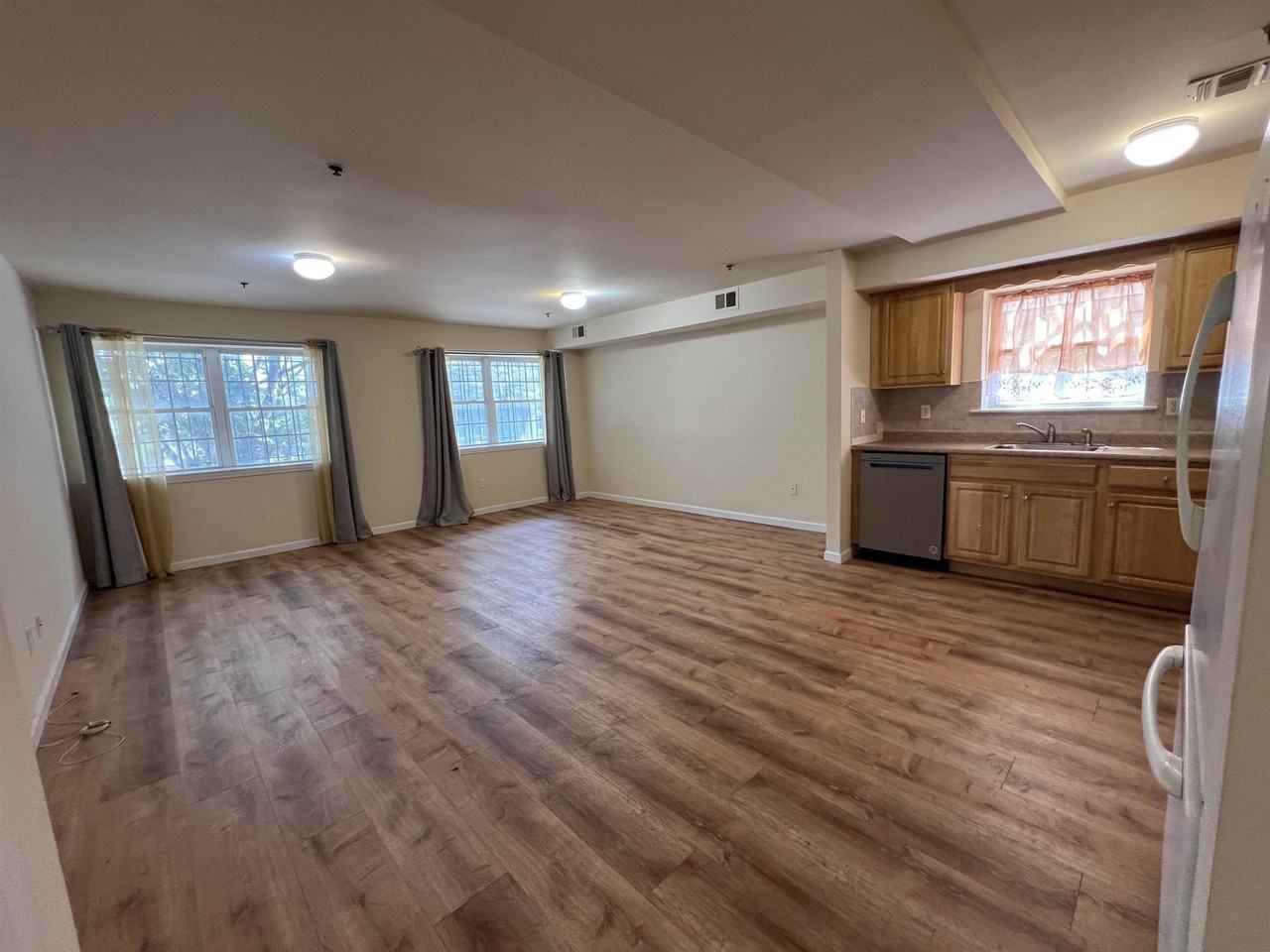 21-23 Norfolk St #1 - Photo 3 of 12