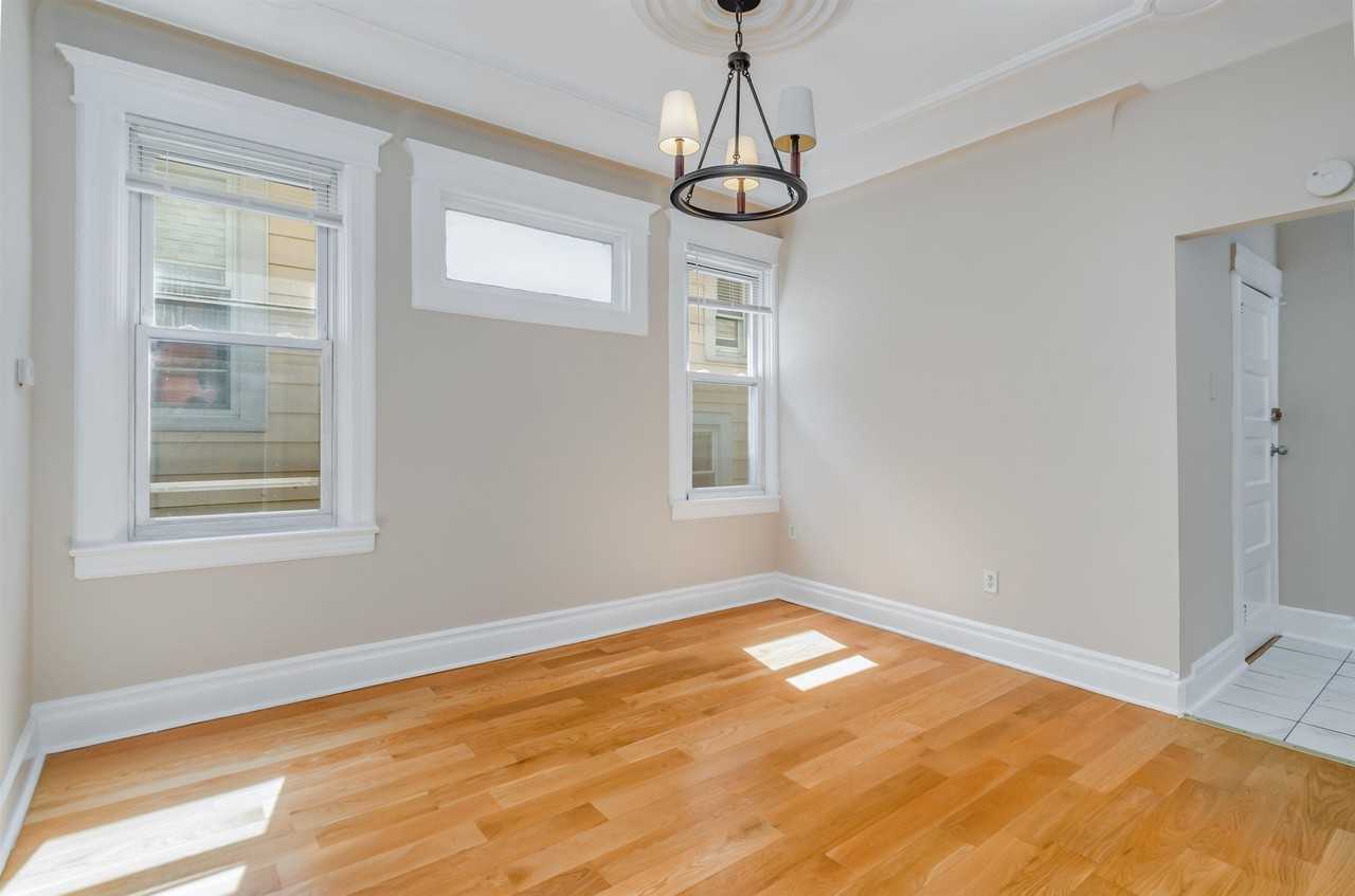 124 W 54th St #2 - Photo 6 of 17