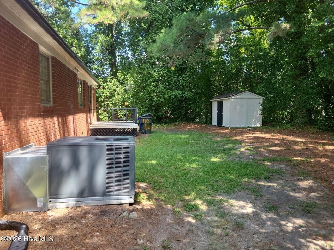 110 N Warren St - Photo 4 of 21