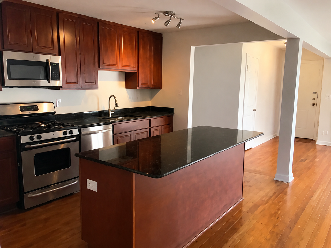 Ewing Ave - Photo 4 of 4