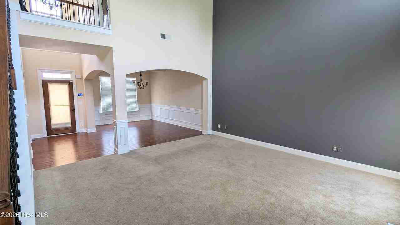 718 Erika Ln - Photo 4 of 17